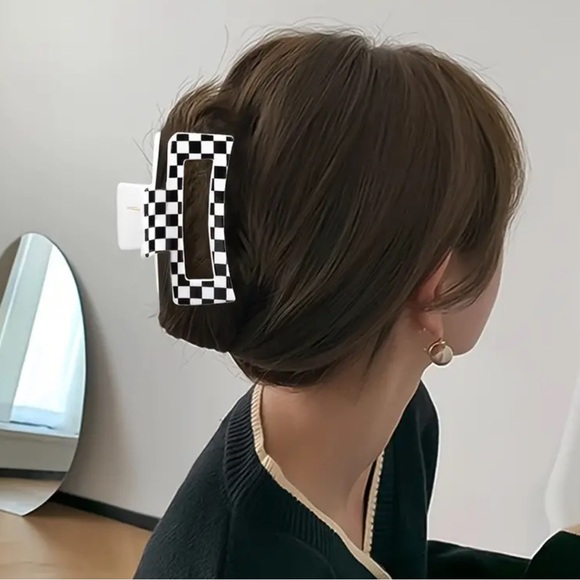 Boutique Accessories - NEW| Women’s 2piece Y2K Retro Checkered Hair Claw Clip